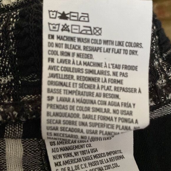 🔥3/$20🔥 American Eagle Outfitters black and white crop top size S - Picture 12 of 13